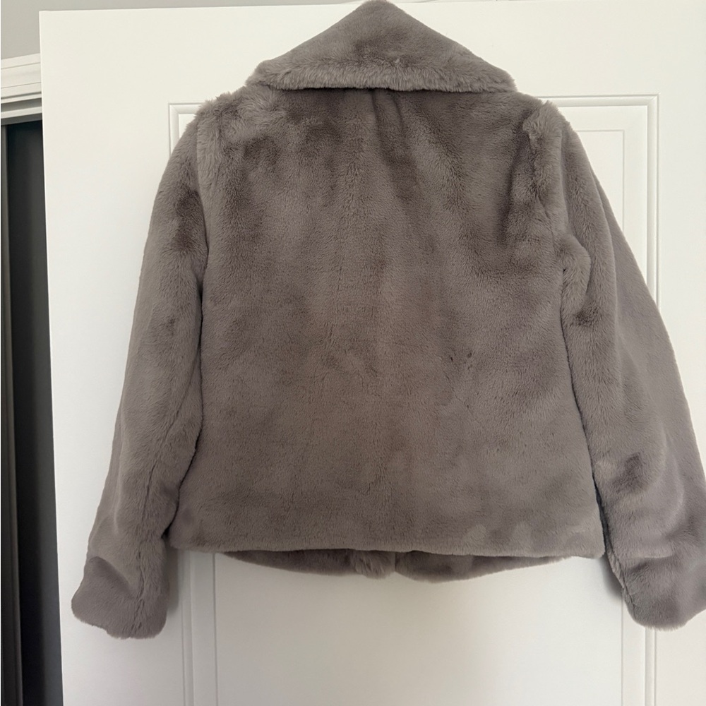 Abercrombie & Fitch Light Gray Faux Fur Coat - Picture 4 of 4